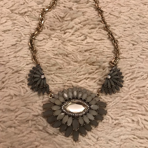 NWT Ann Taylor Loft Statement Necklace - Picture 3 of 6